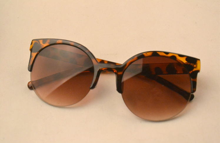 Large Cat Eye Sunglasses